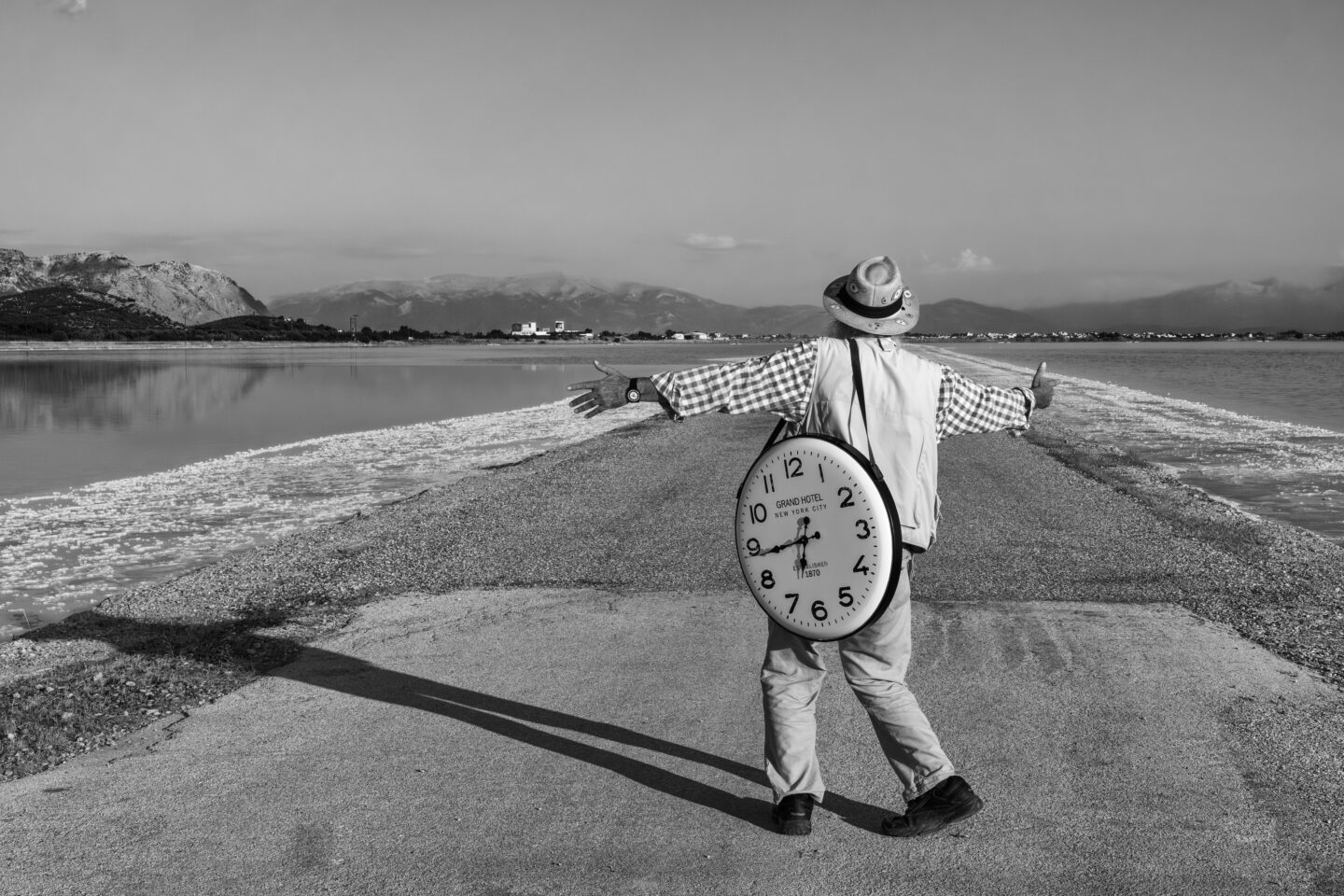 3.4 © nikos aliagas